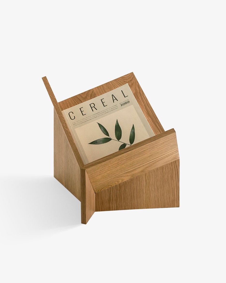 Thumb Shop 01 XYZ Magazine Rack by Omayra Maymó 02